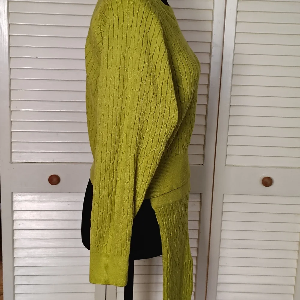 Daisy Green Cable Knit Sweater & Leggings Set Size L – Like New